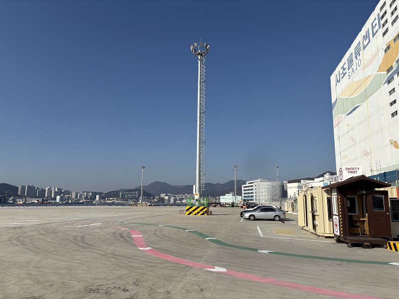 부산 감천항 3부두 야적장 전경